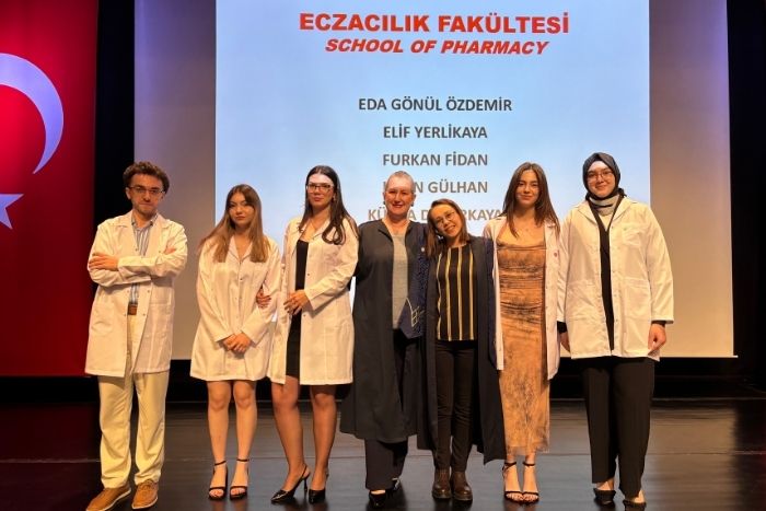 Beyaz önlük heyecanında sıra Eczacılık Fakültemizde!